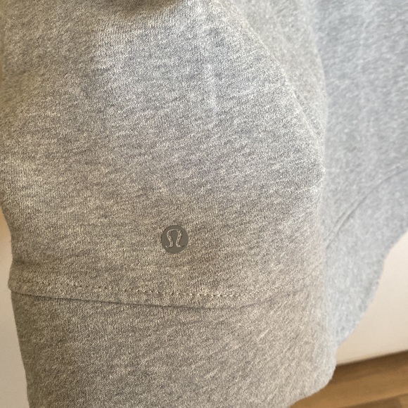 Lululemon Fleece Be True Gray Pullover- Size 10 - Picture 7 of 13